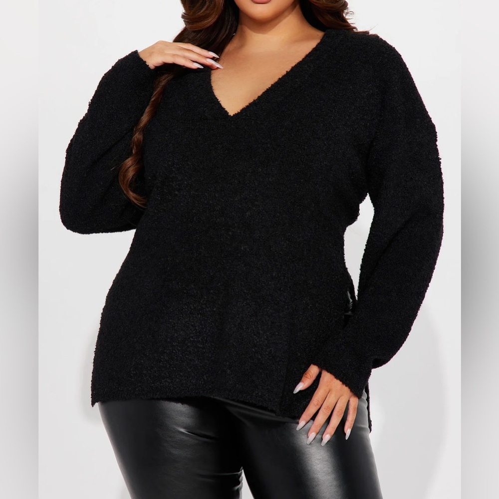Plus Size Black Knit V-Neck Oversized Sweater